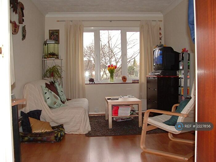 1 Bedroom Flat To Rent In Almond Road, Southampton, SO15