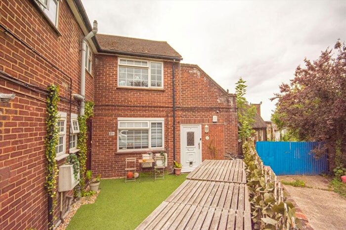 1 Bedroom Maisonette To Rent In Station Road, London, NW4