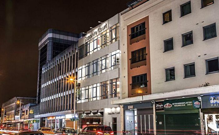 1 Bedroom Flat To Rent In Sapphire Court, - High Street, Slough, SL1