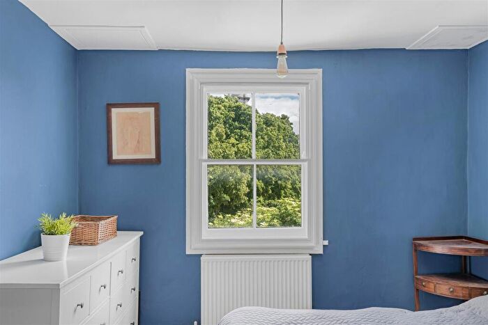 Flat To Rent In Deptford High Street, Deptford, London, SE8