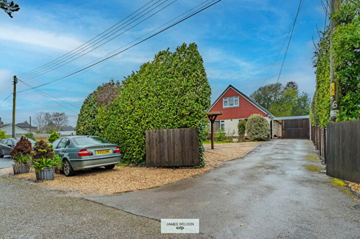 4 Bedroom Detached House For Sale In Duncan Road, New Milton, BH25