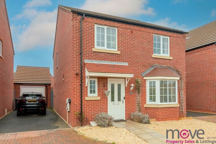 4 Bedroom Semi-Detached House For Sale In Abbotts Drive, Evesham, WR11