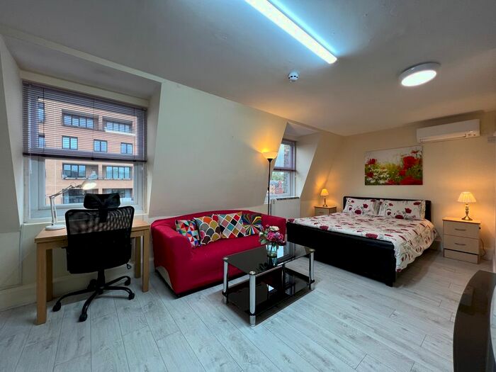 Studio To Rent In Cromwell Road, London, SW7