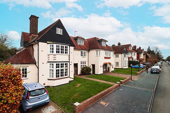 2 Bedroom Flat To Rent In Avenue Road, St. Albans, AL1