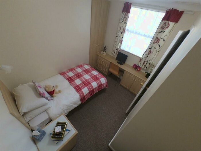 17 Bedroom Private Hall To Rent In Royal Terrace, Barrack Road, Northampton, NN1