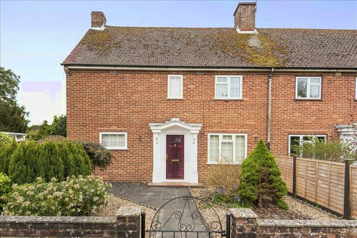 3 Bedroom Semi-Detached House For Sale In Fairfield, Whitchurch, RG28