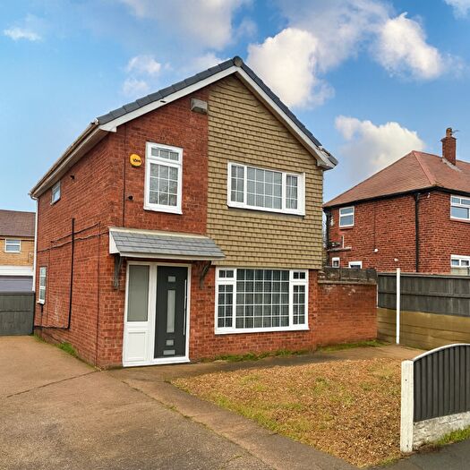 3 Bedroom Detached House To Rent In Wistaston Green Road, Crewe, CW2