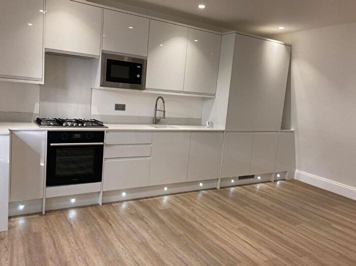 2 Bedroom Flat To Rent In Rye Lane, London, SE15