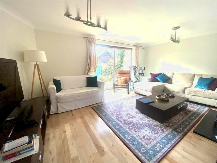 4 Bedroom Semi-Detached House To Rent In Lower Grove Road, Richmond, TW10