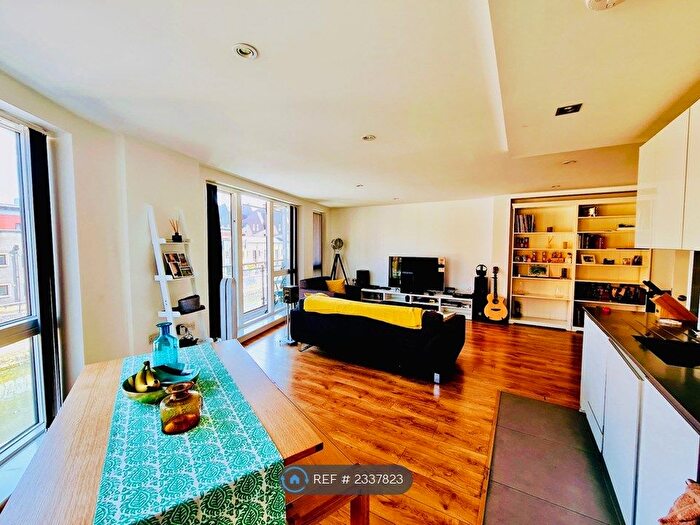 2 Bedroom Flat To Rent In Yeo Street, London, E3