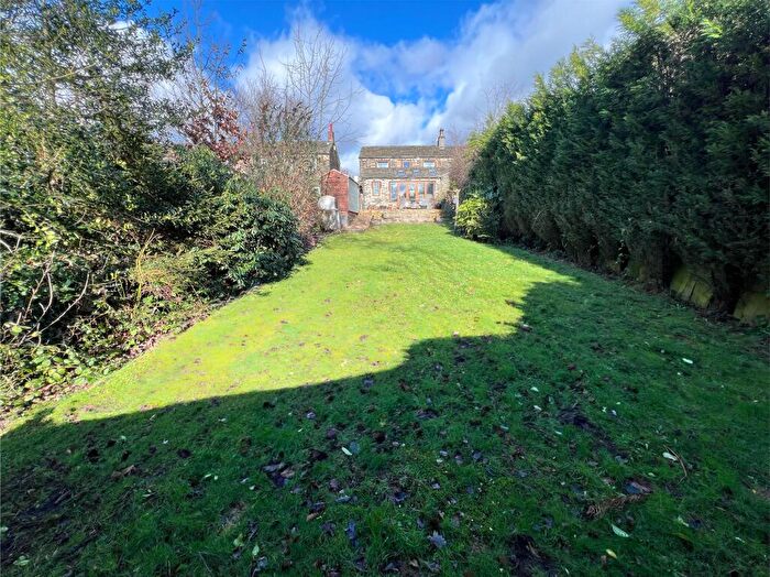 3 Bedroom Semi-Detached House For Sale In New Road, Huddersfield, HD5