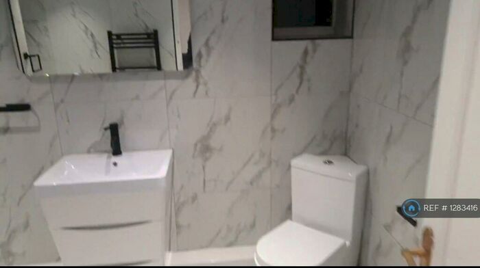 1 Bedroom Flat To Rent In Plumber Road, High Wycombe, HP11