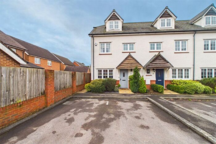 4 Bedroom End Terrace House For Sale In Stonechat Croft, Bracknell, Berkshire, RG12