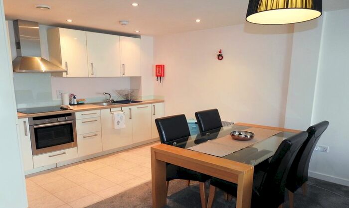 2 Bedroom Flat To Rent In Freedom Quay, Railway Street, HU1