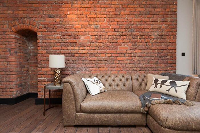 2 Bedroom Apartment To Rent In Large Apartment, Portland Street, Basil House, M1