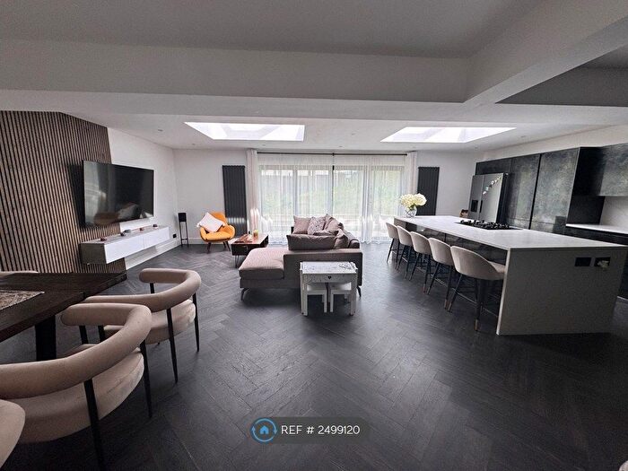 3 Bedroom End Of Terrace House To Rent In Hillcrest Road, London, BR1