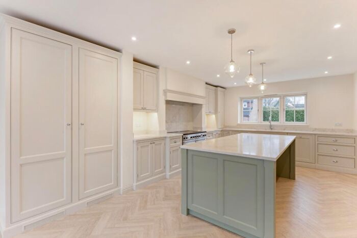 5 Bedroom Detached House To Rent In Wyngrave Place Beaconsfield, HP9