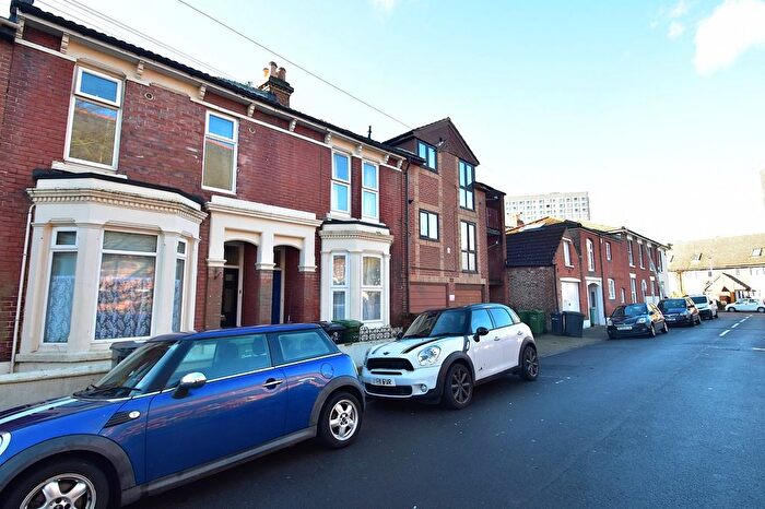 8 Bedroom Terraced House To Rent In Playfair Road, Southsea, PO5