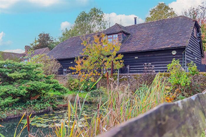 1 Bedroom Flat To Rent In Tilthams Corner Road, Godalming, GU7