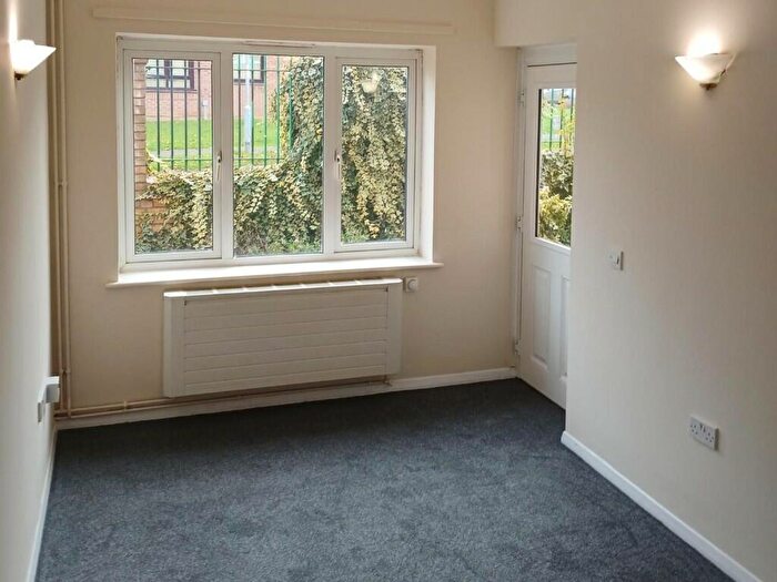 1 Bedroom Flat To Rent In Leeson Road, Towcester, Northamptonshire, NN12