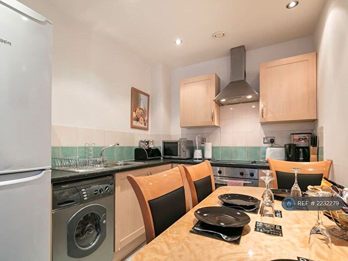 2 Bedroom Flat To Rent In Chatsworth House, Manchester, M1