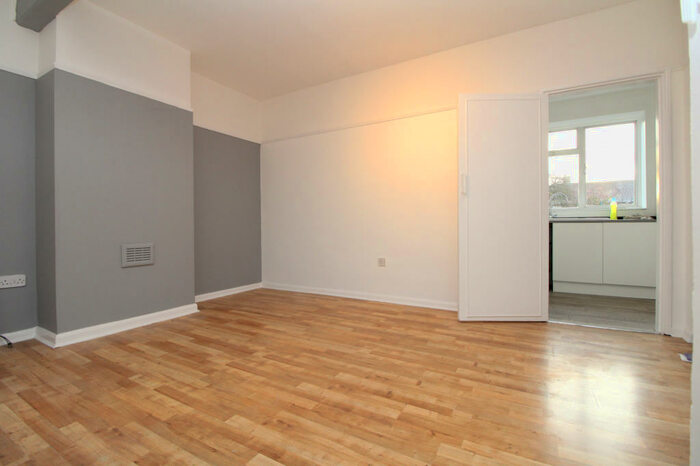 2 Bedroom End Of Terrace House To Rent In Ridgebrook Road, Kidbrooke, SE3