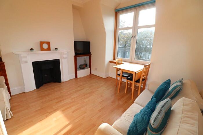 2 Bedroom Flat To Rent In Union Grove, Top Floor Left, AB10