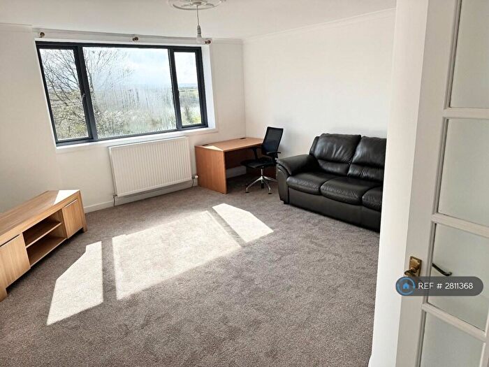 3 Bedroom Flat To Rent In Newmills, Dunfermline, KY12
