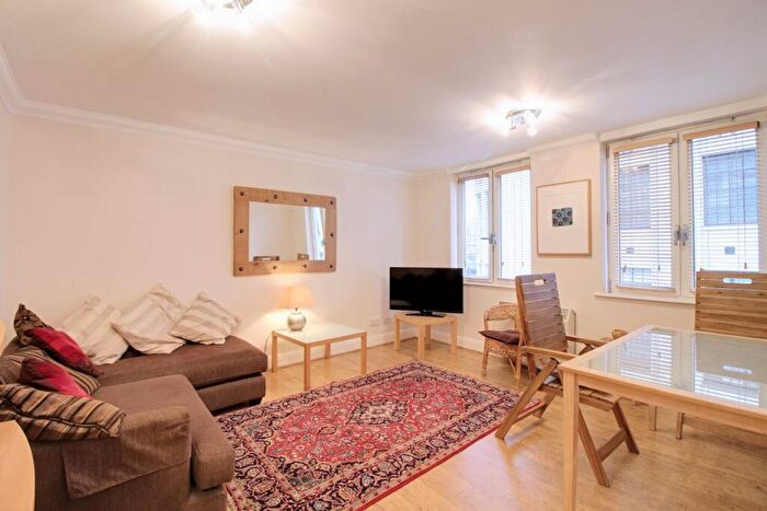 1 Bedroom Apartment To Rent In Pilgrims Court, City, EC1M
