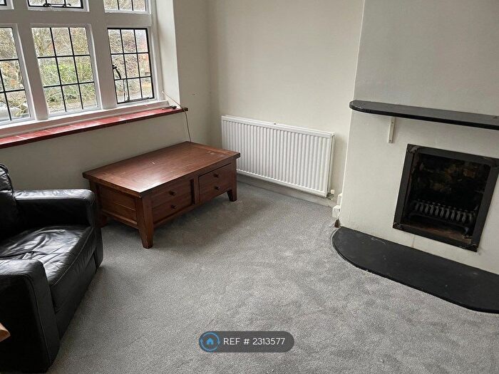 2 Bedroom Flat To Rent In Bishopsmead Parade, East Horsley, Leatherhead, KT24