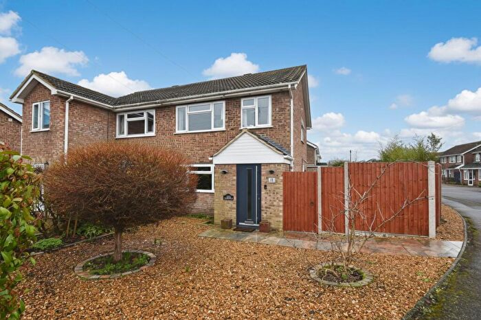 3 Bedroom Semi-Detached House For Sale In Kym Road, Eaton Ford, PE19