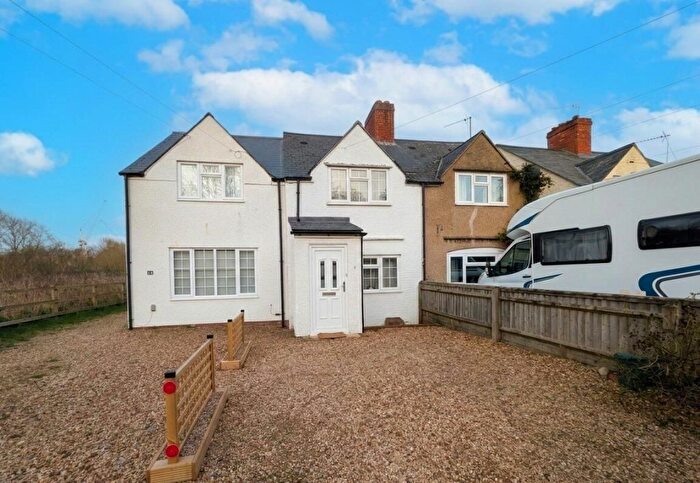 2 Bedroom Terraced House For Sale In Henley Road, Sandford-On-Thames, OX4