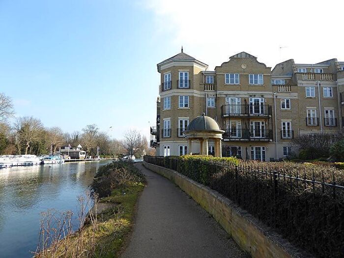 2 Bedroom Apartment To Rent In Regents Riverside, Brigham Road, Reading, RG1