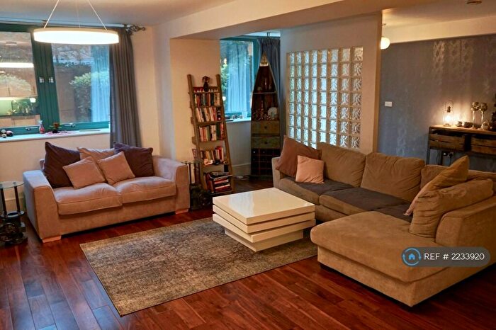 2 Bedroom Flat To Rent In Jubilee Heights, London, NW2