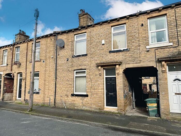 3 Bedroom Terraced House For Sale In Watmough Street, Great Horton, Bradford, BD7