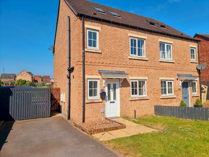 3 Bedroom Semi-Detached House To Rent In Askrigg Close, Consett, DH8