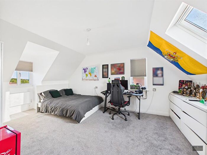 5 Bedroom Detached House For Sale In Norman Drive., Cullompton, EX15