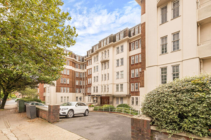 3 Bedroom Flat To Rent In Hillside Court, Finchley Road, NW3