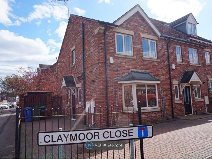 3 Bedroom End Of Terrace House To Rent In Claymoor Close, Mansfield, NG18