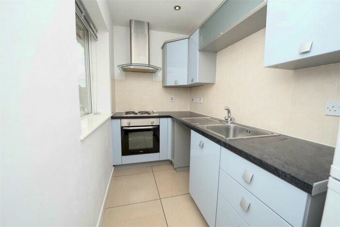 1 Bedroom Flat To Rent In Fair Oak, Eastleigh, Hampshire, SO50