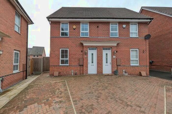 3 Bedroom Semi-Detached House To Rent In Gum Tree Close, Nottingham, NG12