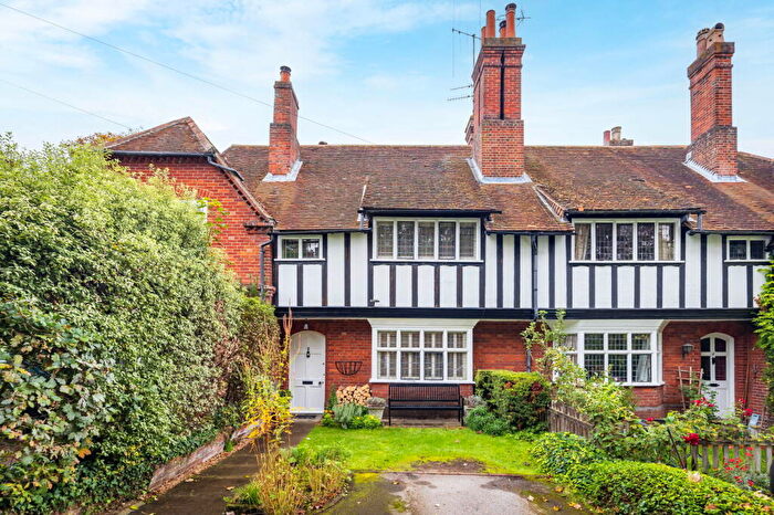 2 Bedroom Terraced House For Sale In Portsmouth Road, Guildford, GU2
