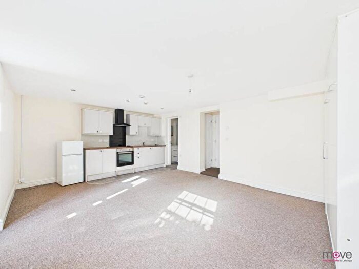 Studio To Rent In Hewlett Road, Cheltenham, GL52