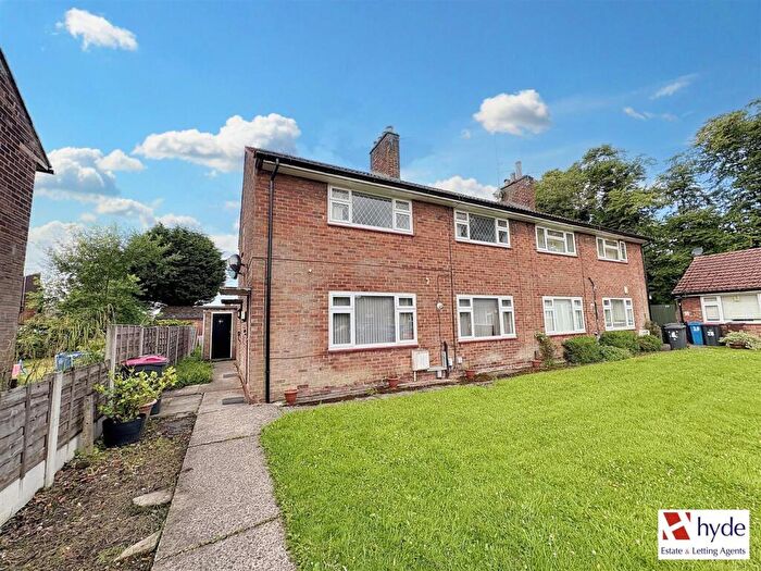 2 Bedroom Flat To Rent In Barnside Avenue, Worsley, M28