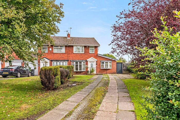 4 Bedroom Semi-Detached House For Sale In Egdon Close, Widnes, WA8