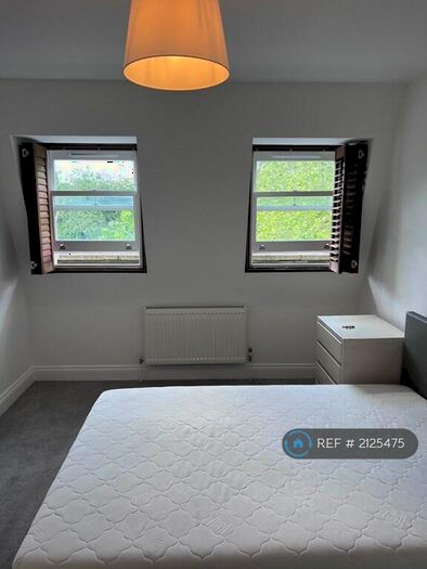 2 Bedroom Flat To Rent In Battersea, London, SW11