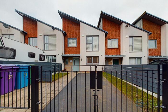 3 Bedroom Terraced House To Rent In Dingle Road, Dingle, L8