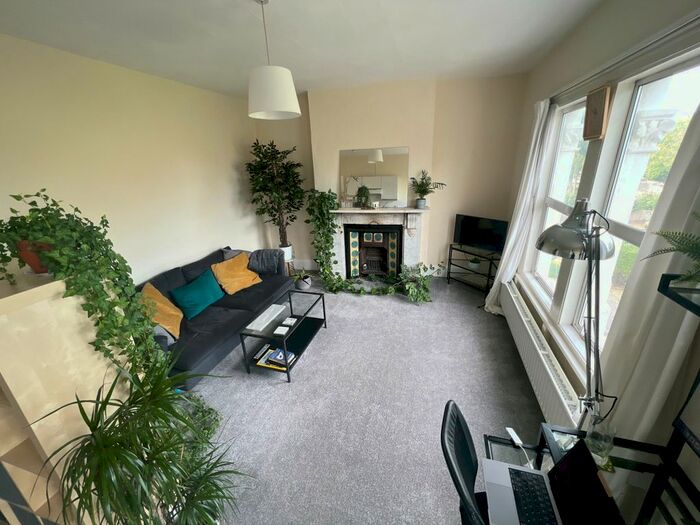 1 Bedroom Flat To Rent In Helix Gardens, Brixton, SW2