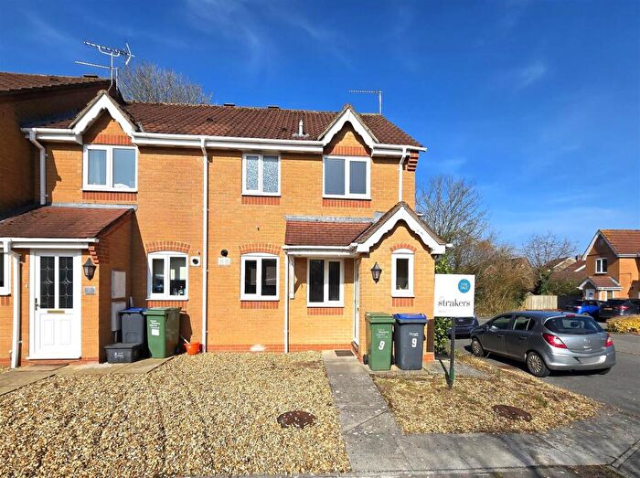3 Bedroom End Of Terrace House To Rent In Collen Close, Chippenham, SN14