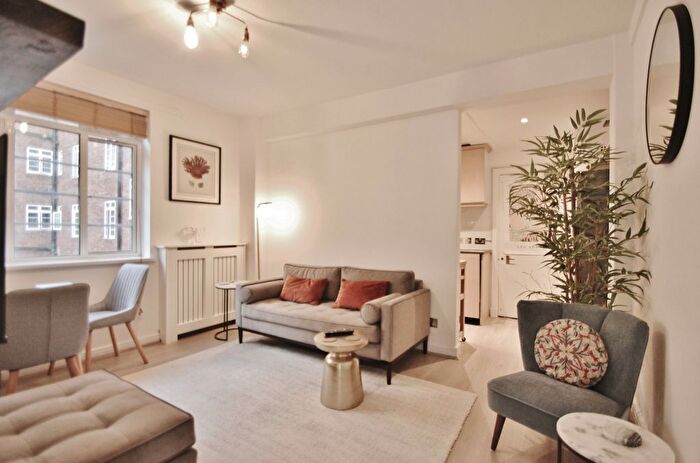 1 Bedroom Flat To Rent In Latymer Court, Hammersmith Road, Hammersmith, W6